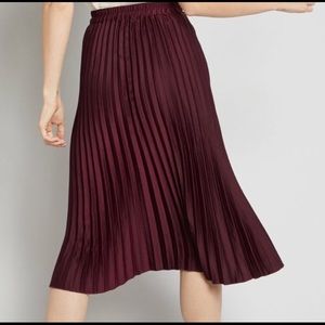 ModCloth Burgundy Pleated Midi Skirt NWOT